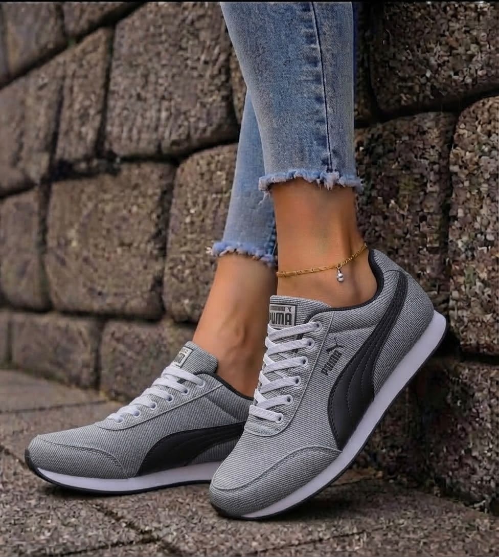 Puma Sneakers